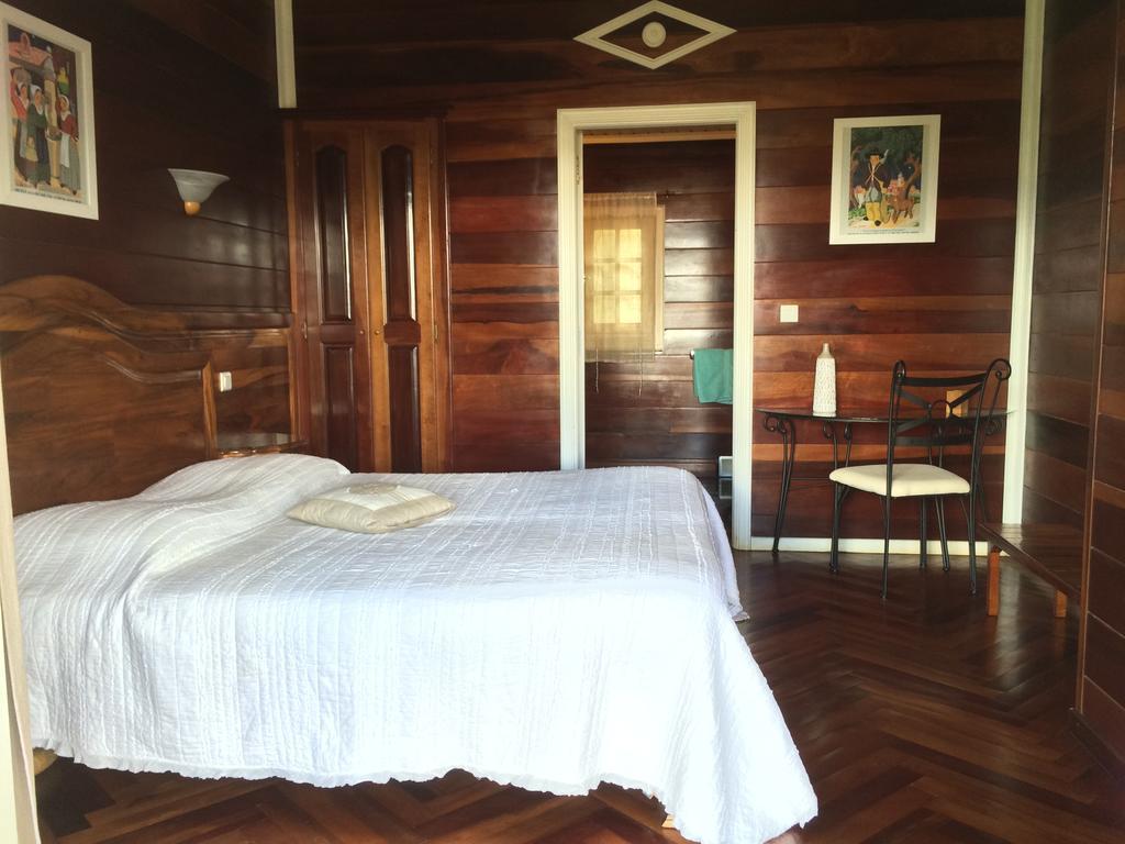 Le Bois Rouge Hotel Cilaos Quarto foto